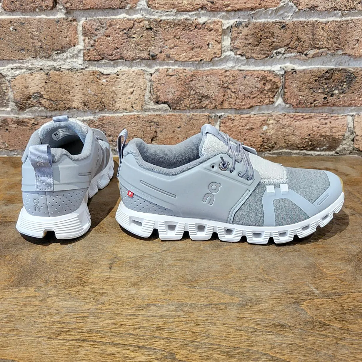Cloud 5 Terry W Glacier|White
