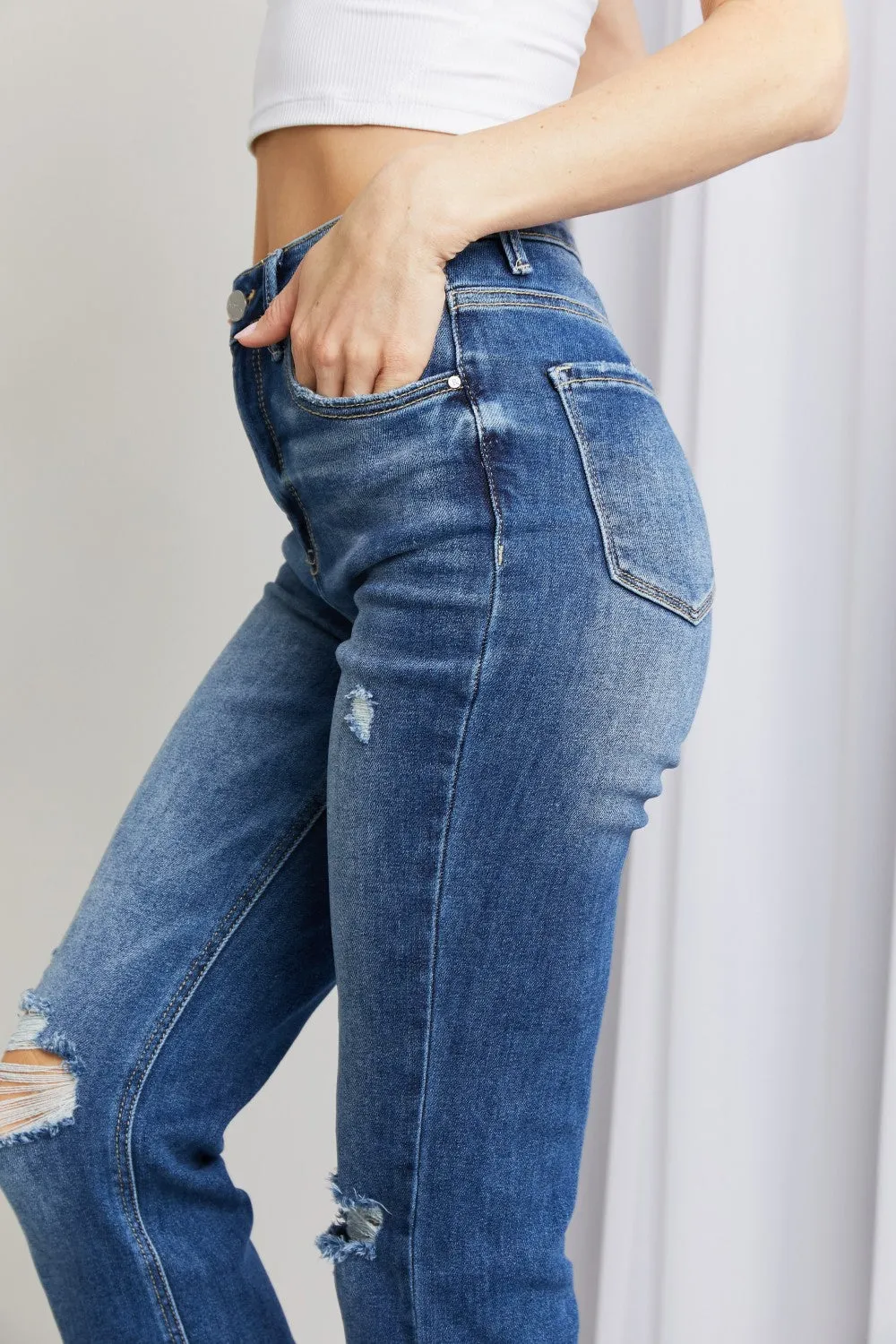 Frayed Hem Distressed Cropped Jeans