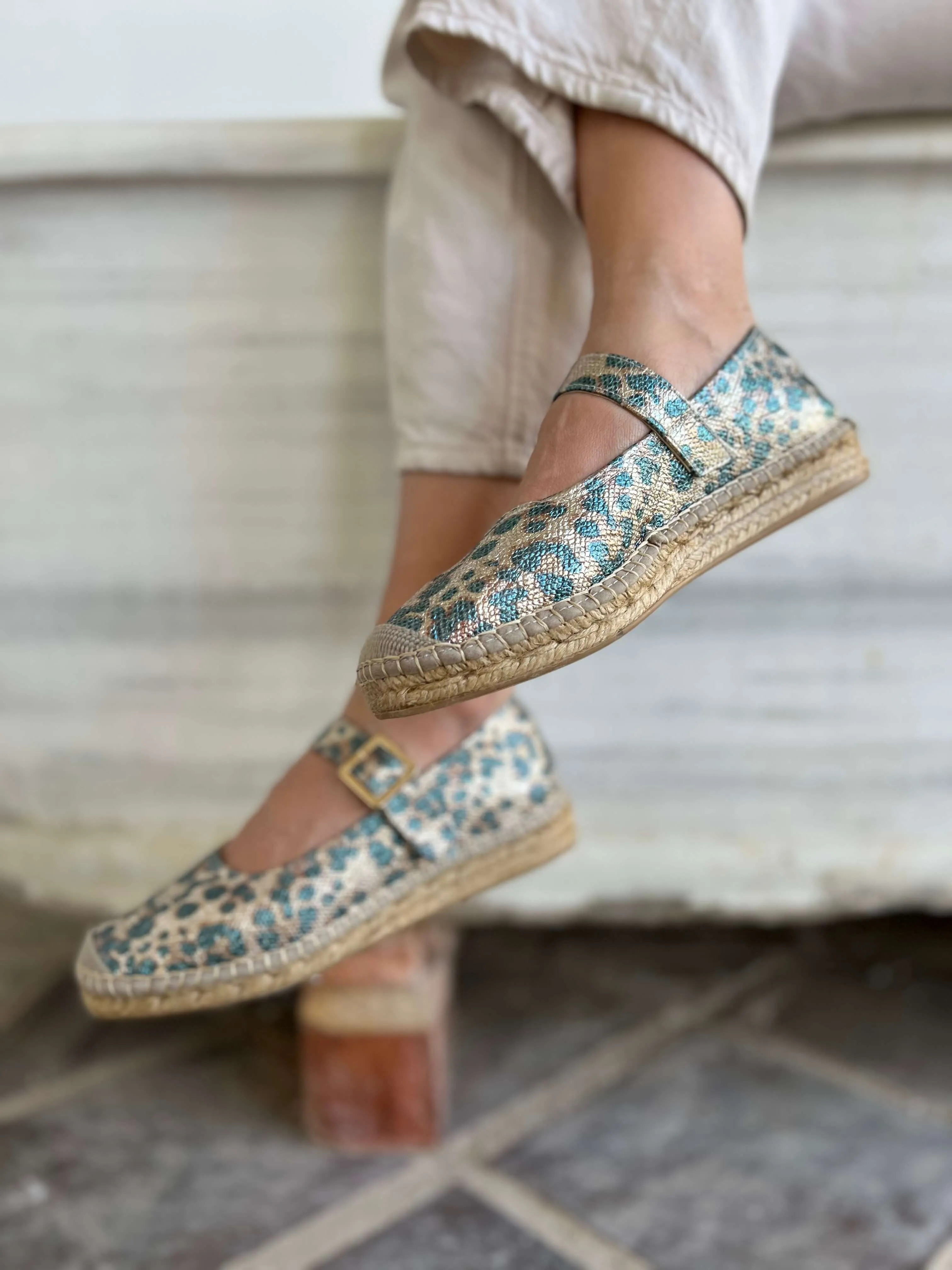 Leopard Vegan Recycled Linen & Jute Manoletinas | Multi