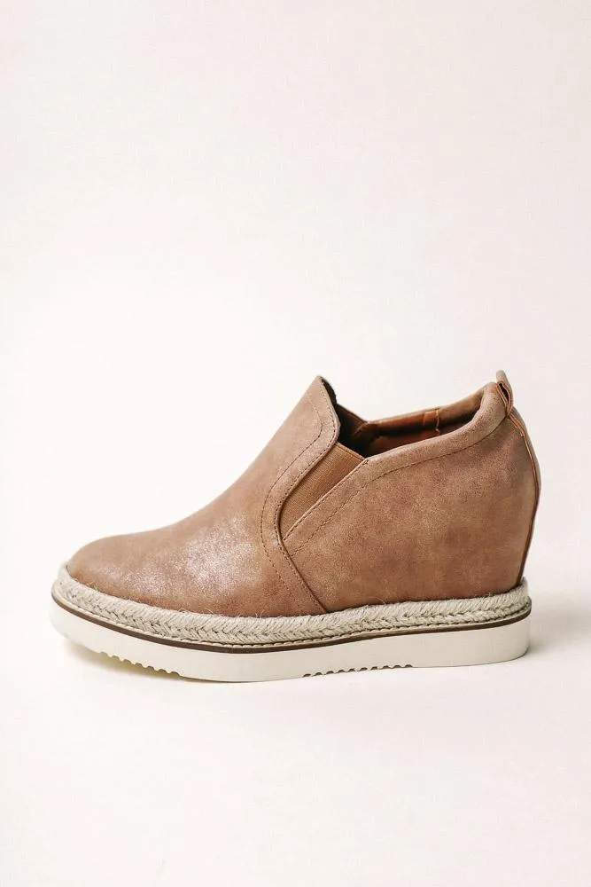 Toni Sneaker Wedge in Brown