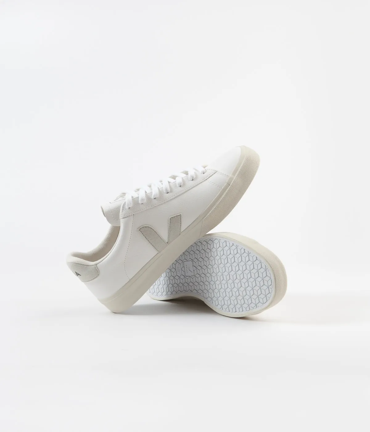 Veja Campo ChromeFree Leather Shoes - White / Natural