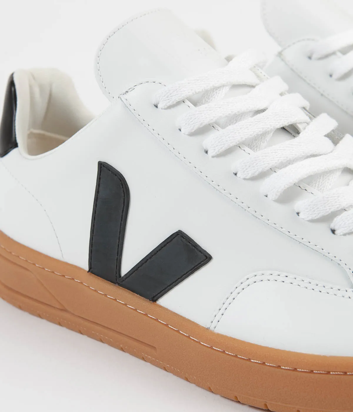 Veja V-12 Leather Shoes - Extra White / Black / Natural